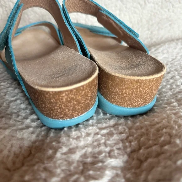 Dansko Blue and Tan Sandals Sleek Leather Design - Picture 5 of 6